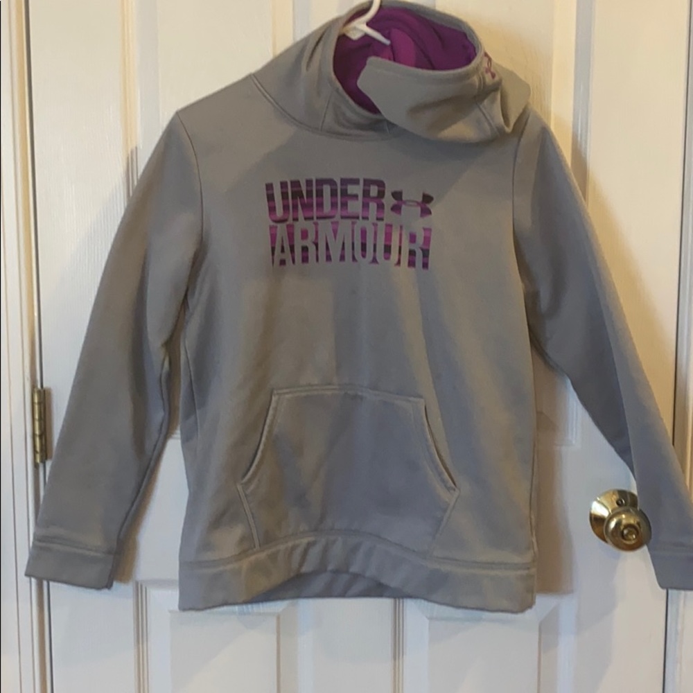 Under Armour sweat shirt